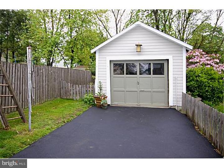 18 Delmont Road Newtown Square, PA 19073 - Photo 22 of 25 Garage