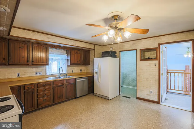 $340,000 | 109 North Stuart Street, Baltimore, MD 21221