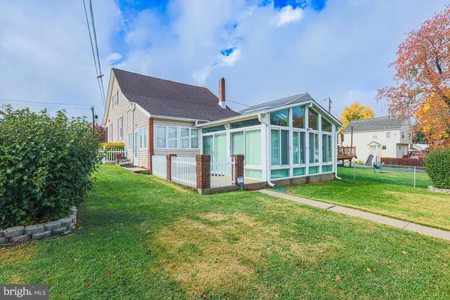 $340,000 | 109 North Stuart Street, Baltimore, MD 21221