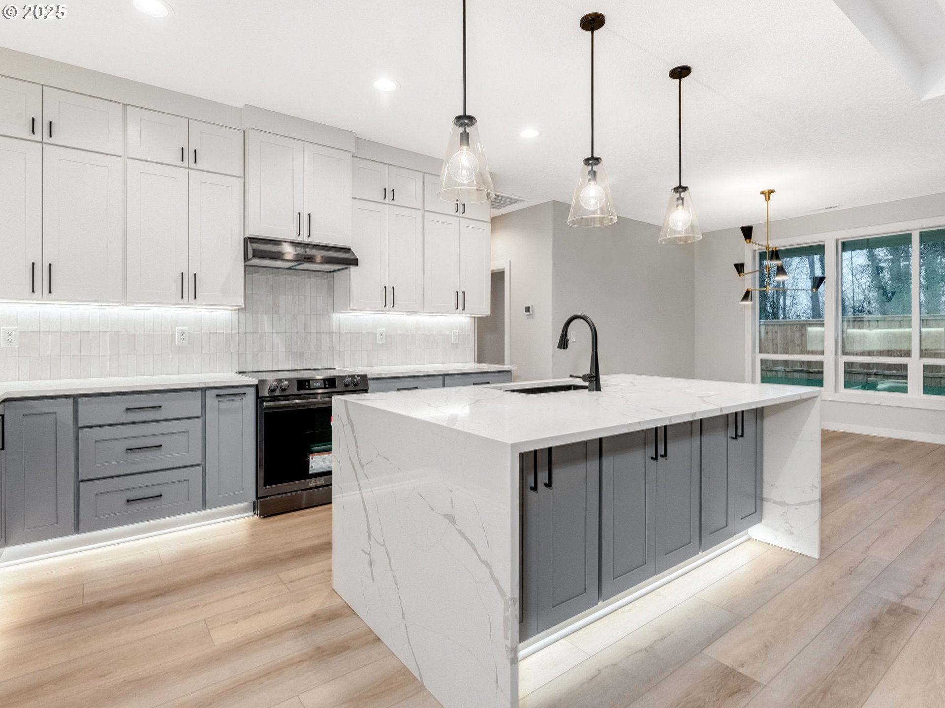652 Parker Loop Silverton, OR 97381 - Photo 12 of 33 Gallery Image 12