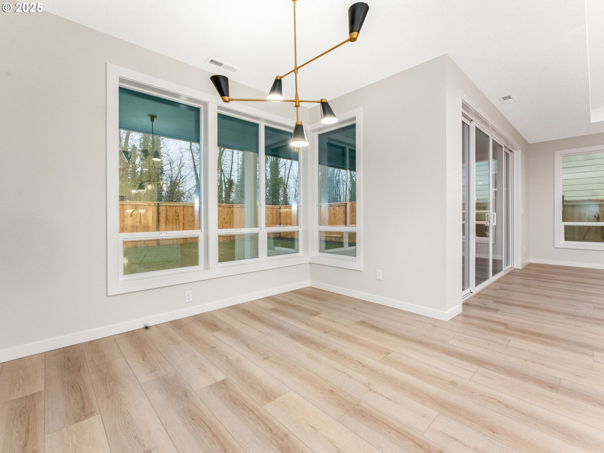 652 Parker Loop Silverton, OR 97381 - Photo 17 of 33 Gallery Image 17