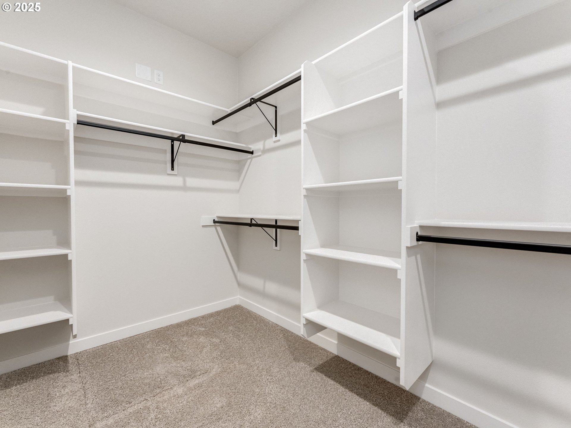 652 Parker Loop Silverton, OR 97381 - Photo 25 of 33 Gallery Image 25