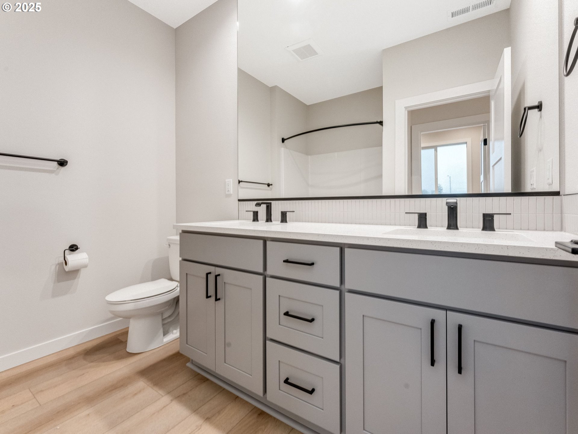 652 Parker Loop Silverton, OR 97381 - Photo 27 of 33 Gallery Image 27