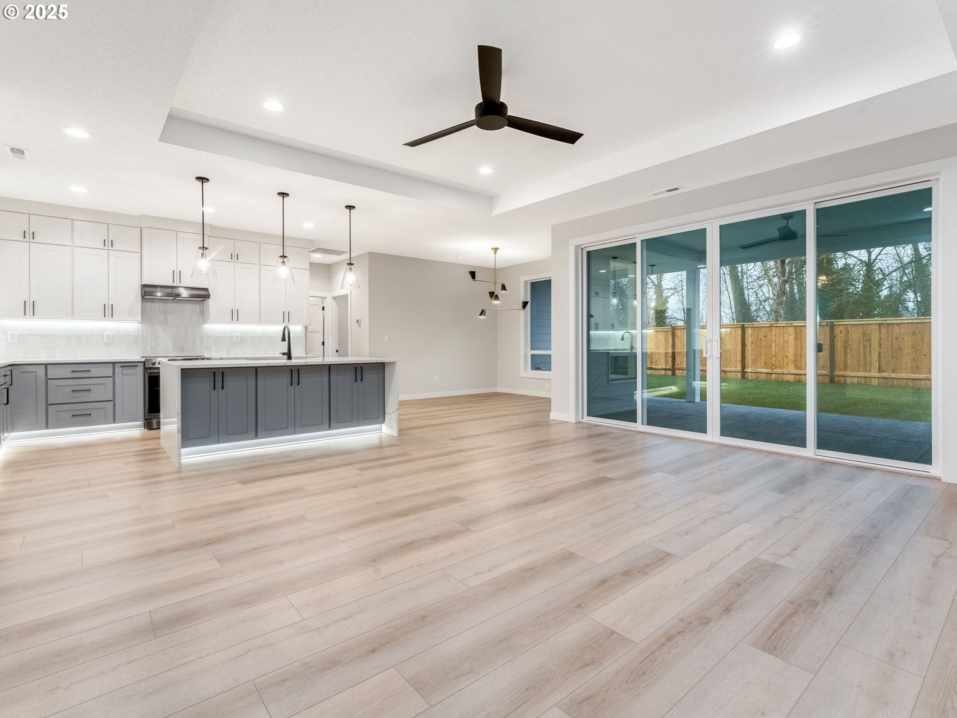 652 Parker Loop Silverton, OR 97381 - Photo 10 of 33 Gallery Image 10