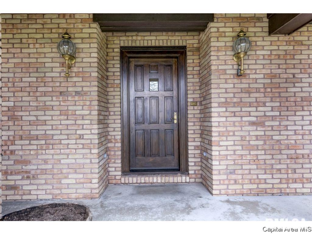 6094 Fulton Road New Berlin, IL 62670 - Photo 2 of 27