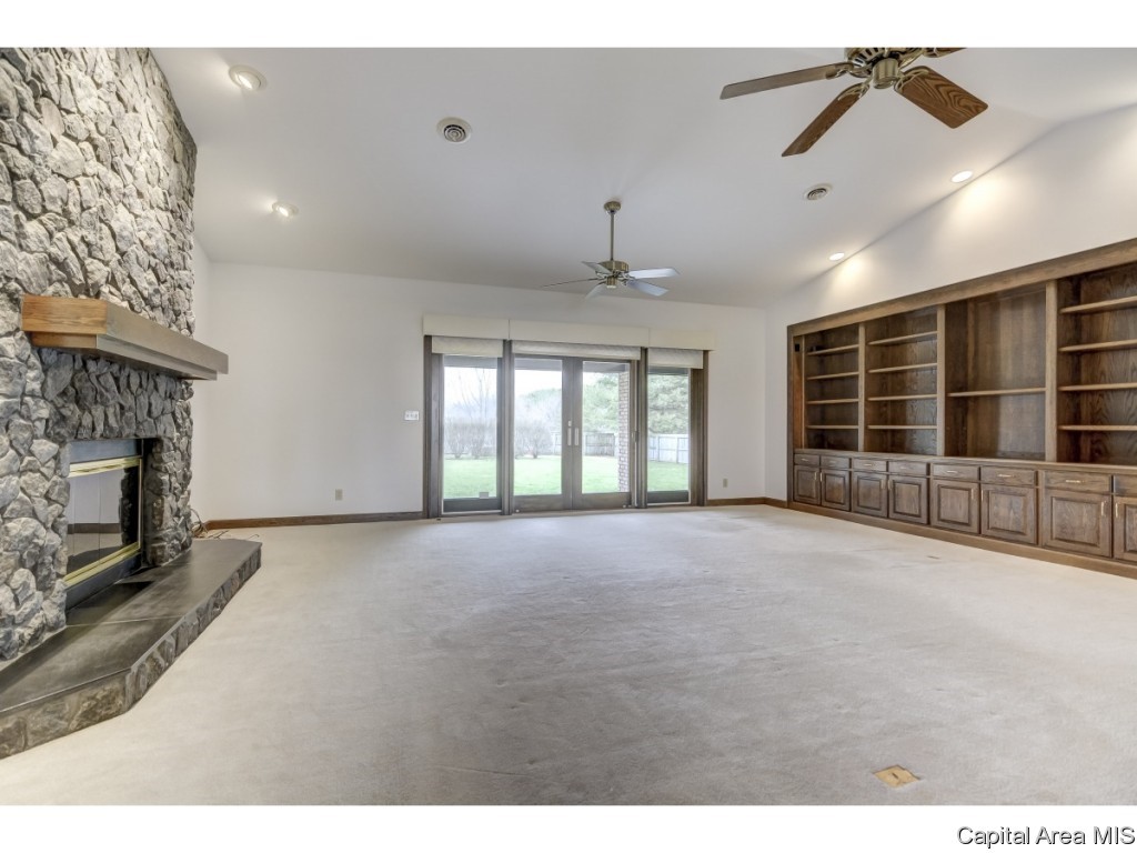 6094 Fulton Road New Berlin, IL 62670 - Photo 4 of 27