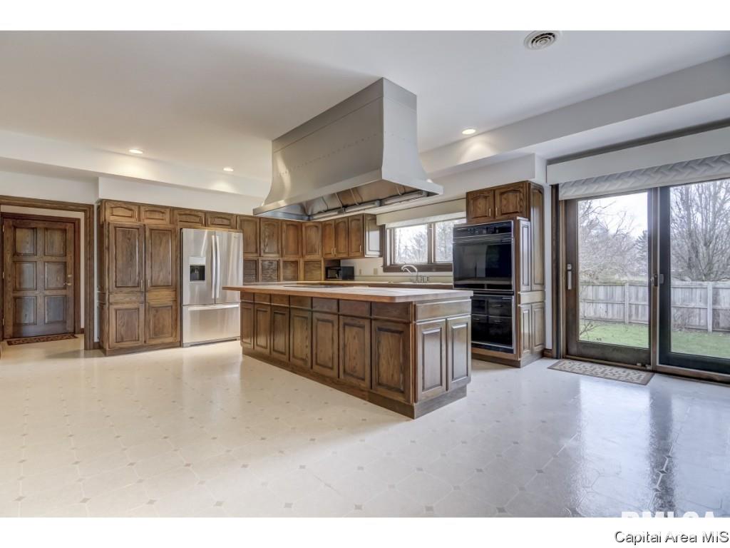 6094 Fulton Road New Berlin, IL 62670 - Photo 8 of 27