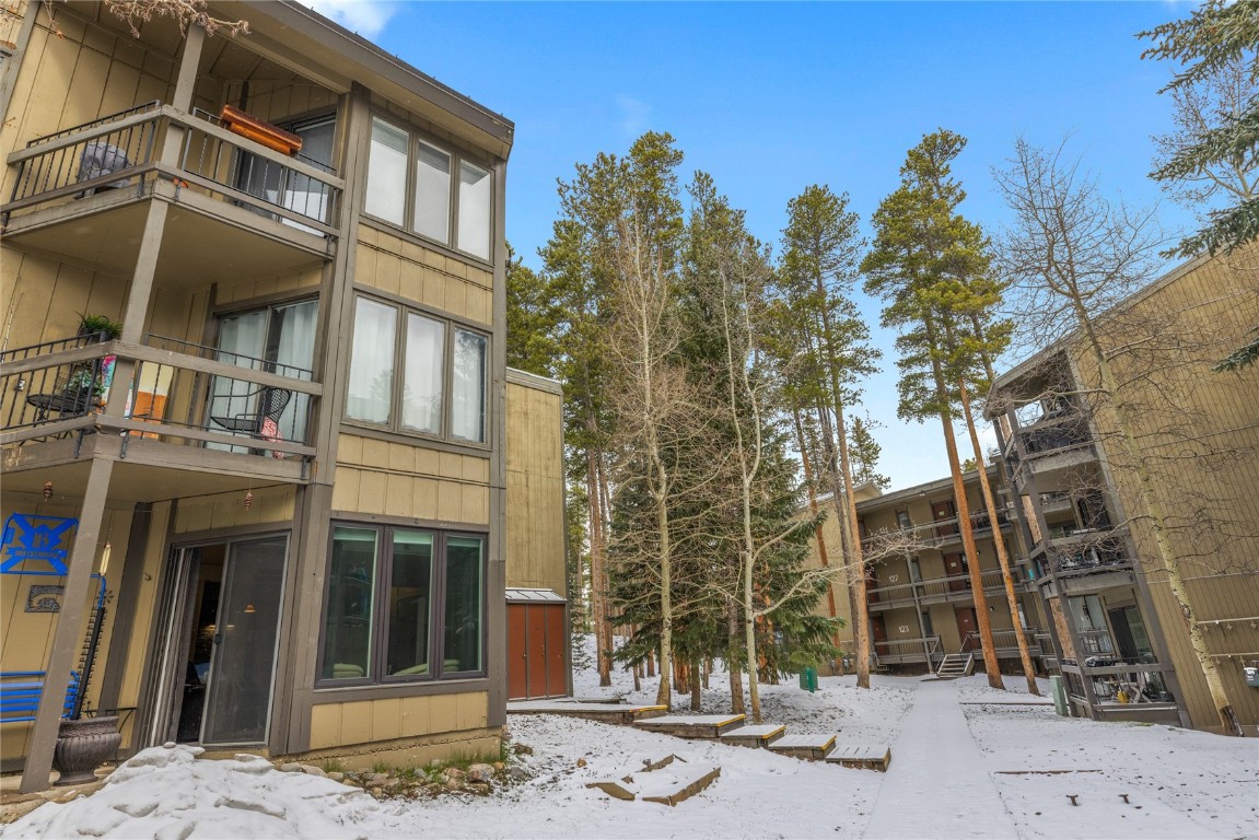 1179 Ski Hill Road, Unit 147 Breckenridge, CO 80424 - Photo 23 of 43 a view of a building