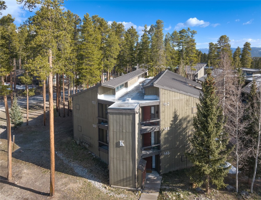 1179 Ski Hill Road, Unit 147 Breckenridge, CO 80424 - Photo 28 of 43 a view of a house with a yard