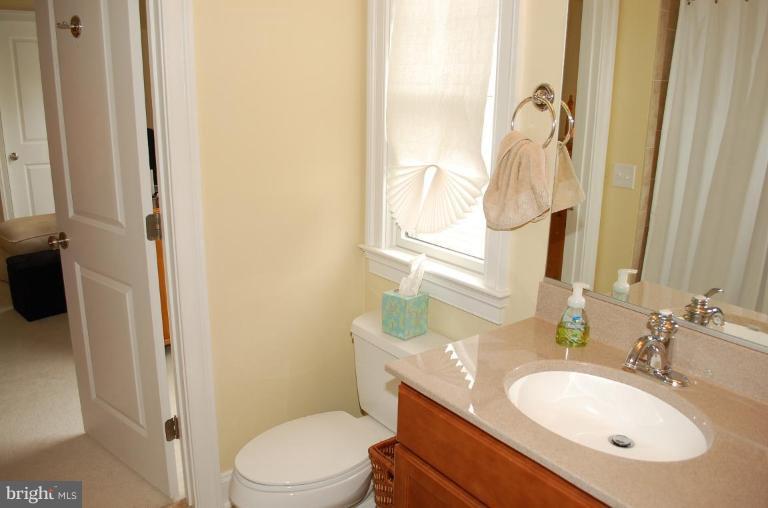 596 Old County Road Severna Park, MD 21146 - Photo 17 of 30 Bath #3