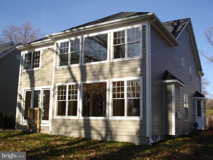 596 Old County Road Severna Park, MD 21146 - Photo 18 of 30 Exterior (Rear)
