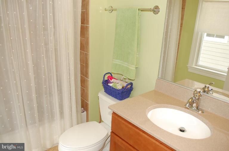 596 Old County Road Severna Park, MD 21146 - Photo 22 of 30 Bath #2