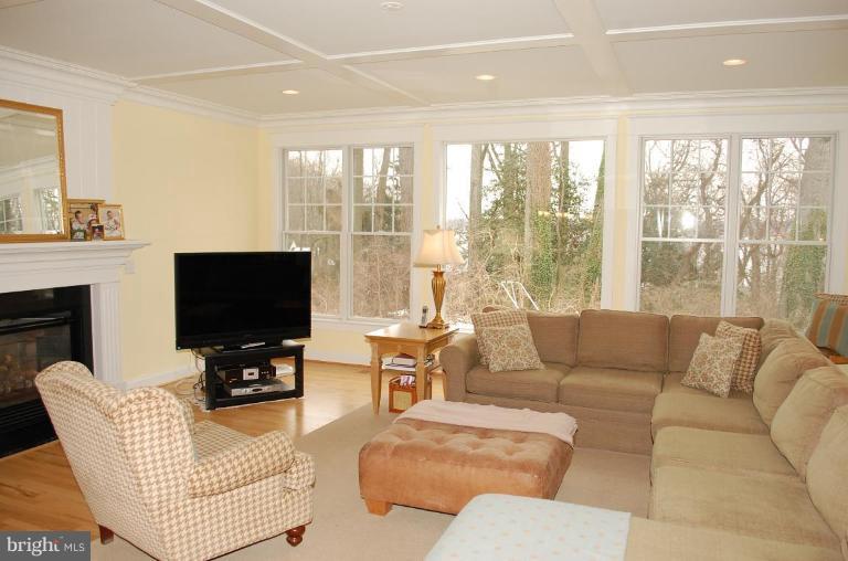 596 Old County Road Severna Park, MD 21146 - Photo 7 of 30 Family Room #3