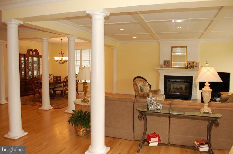 596 Old County Road Severna Park, MD 21146 - Photo 10 of 30 Family Room #2