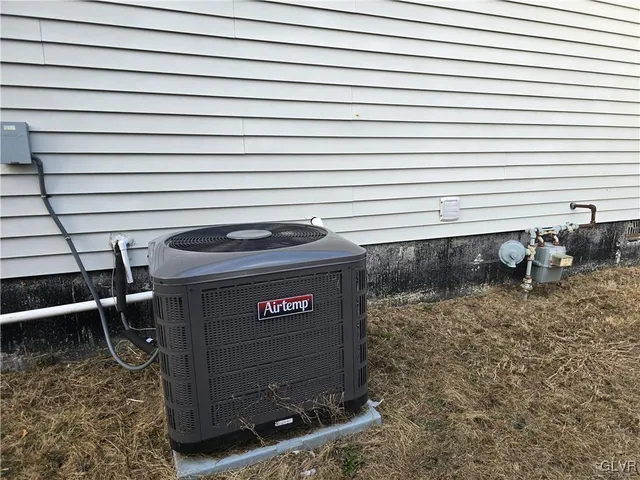 $2,850 | 1321 Byfield Street, Allentown, PA 18103