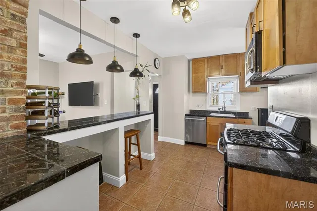 $275,000 | 4949 Blow Street, St. Louis, MO 63109