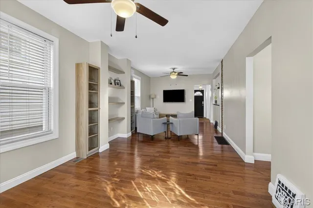 $275,000 | 4949 Blow Street, St. Louis, MO 63109