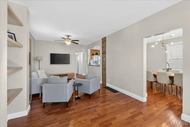 $275,000 | 4949 Blow Street, St. Louis, MO 63109