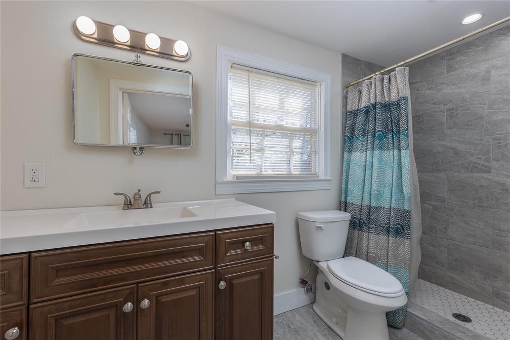 4525 Almena Road River Oaks, TX 76114 - Photo 18 of 25