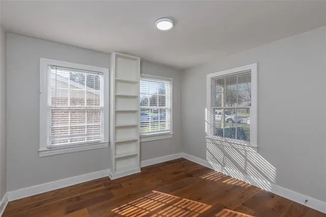 $2,000 | 4525 Almena Road, River Oaks, TX 76114