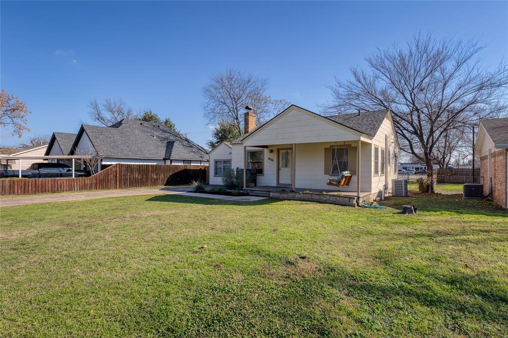 4525 Almena Road River Oaks, TX 76114 - Photo 2 of 25