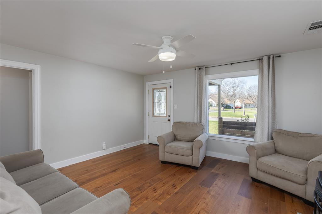 4525 Almena Road River Oaks, TX 76114 - Photo 7 of 25