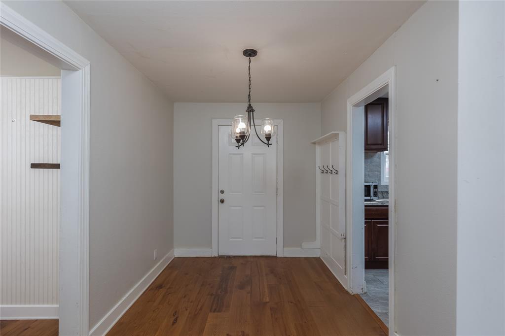 4525 Almena Road River Oaks, TX 76114 - Photo 9 of 25