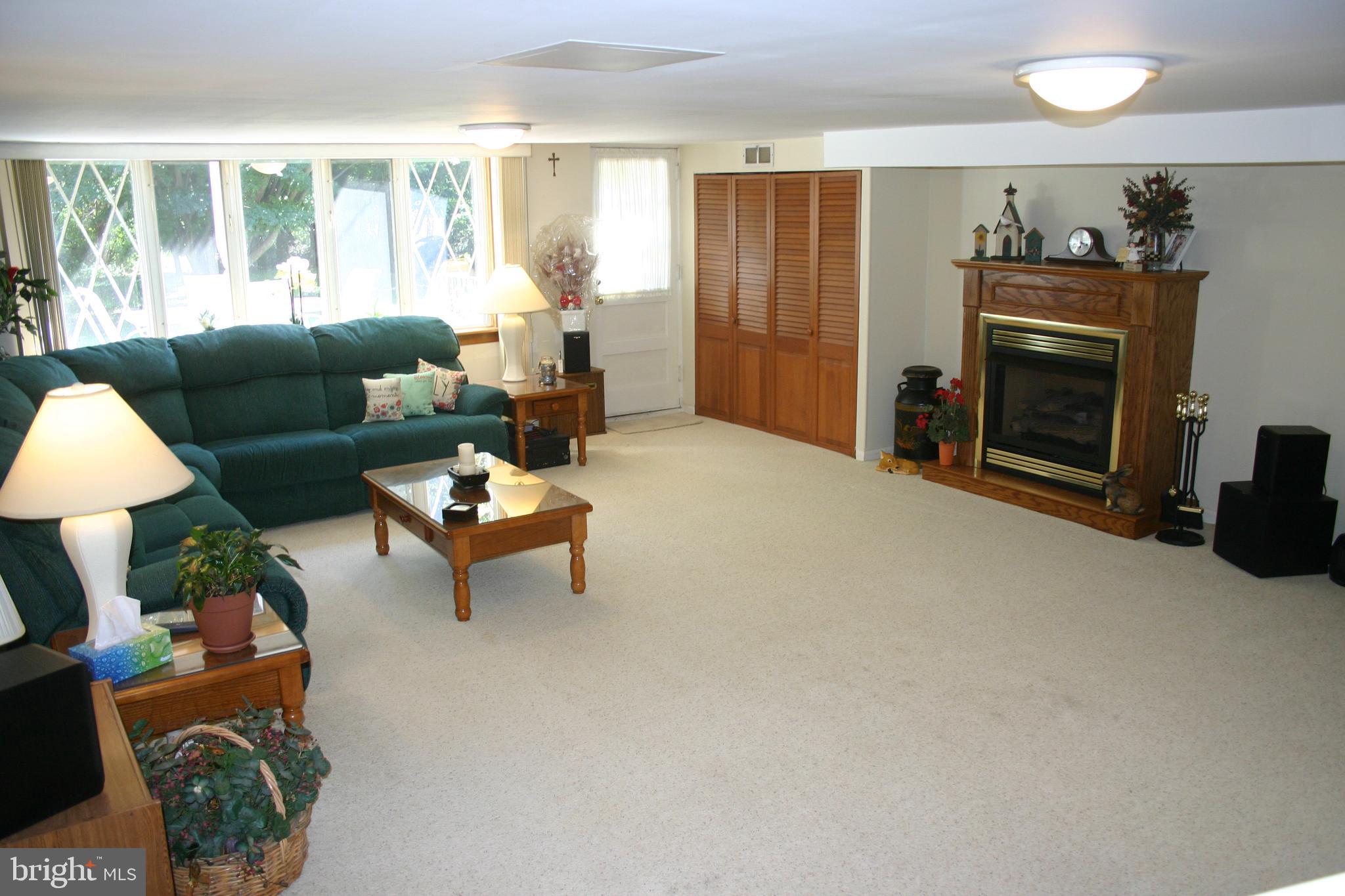 3127 Draper Street Philadelphia, PA 19136 - Photo 33 of 43 Family Room