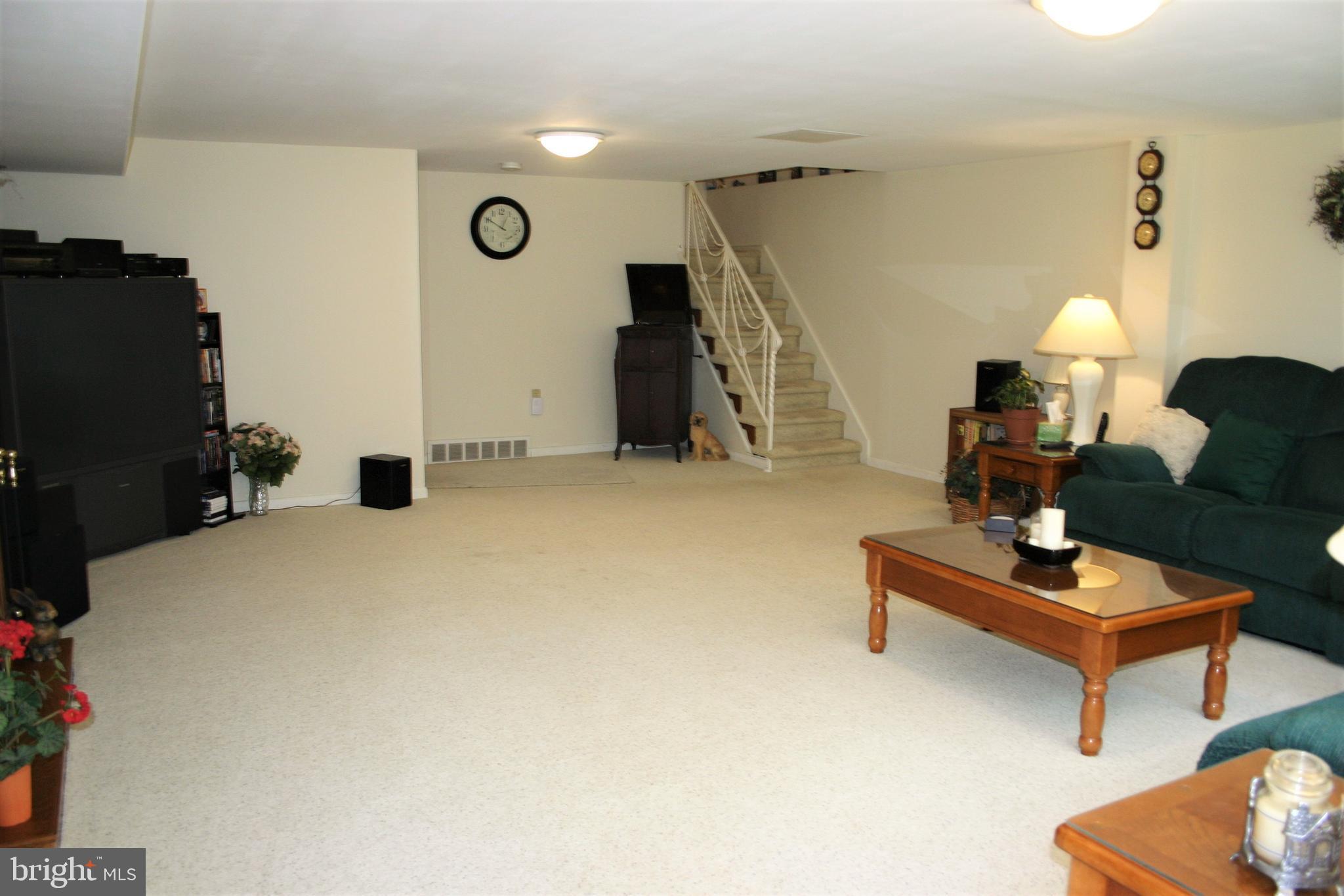 3127 Draper Street Philadelphia, PA 19136 - Photo 34 of 43 Family Room