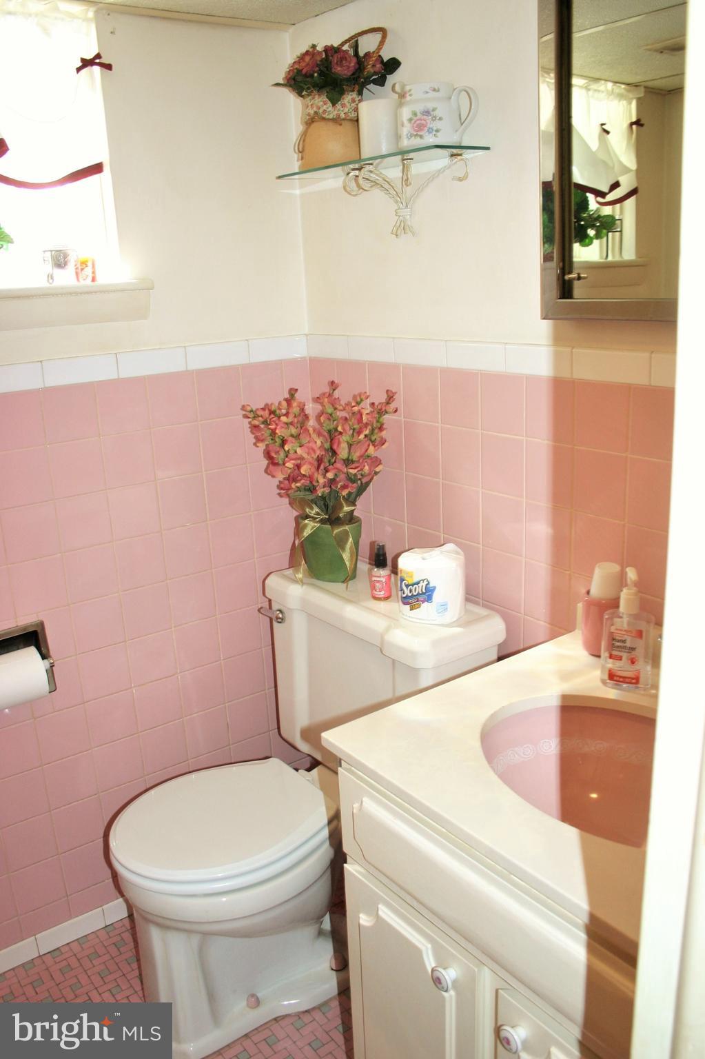 3127 Draper Street Philadelphia, PA 19136 - Photo 36 of 43 Half Bath
