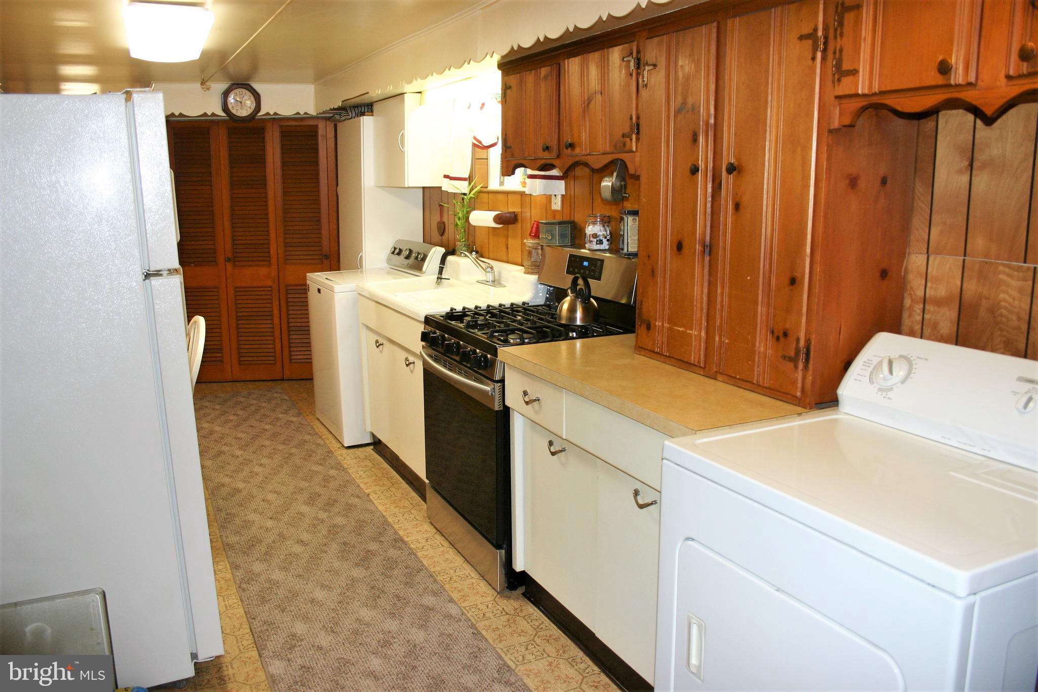 3127 Draper Street Philadelphia, PA 19136 - Photo 37 of 43 Finished Laundry Room