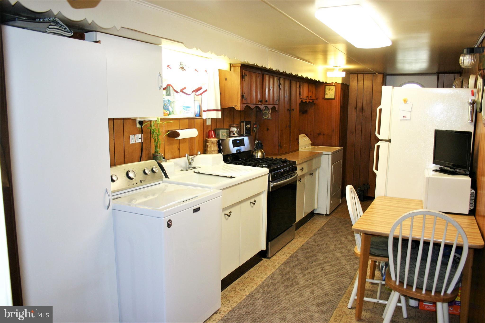 3127 Draper Street Philadelphia, PA 19136 - Photo 39 of 43 Finished Laundry Room