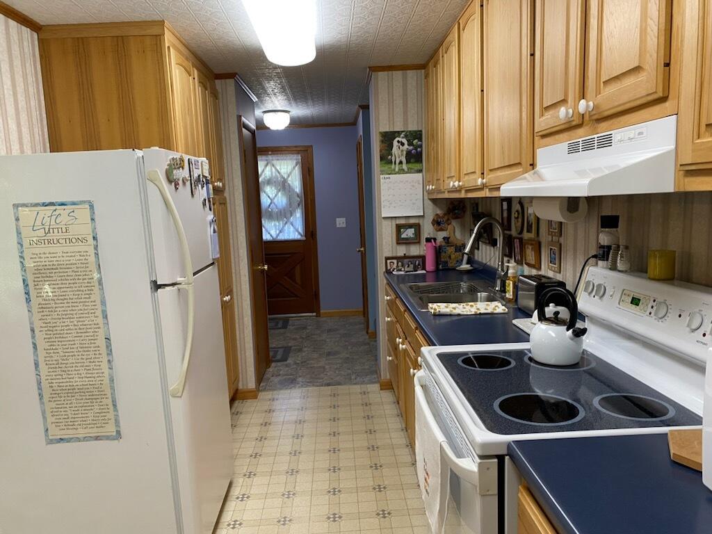 238 Russell Road Moira, NY 12957 - Photo 7 of 22