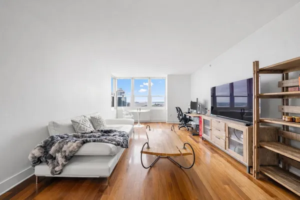 $699,000 | 88 Morgan Street, Unit 4107, Jersey City, NJ 07302