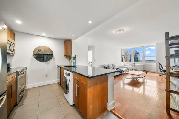$699,000 | 88 Morgan Street, Unit 4107, Jersey City, NJ 07302