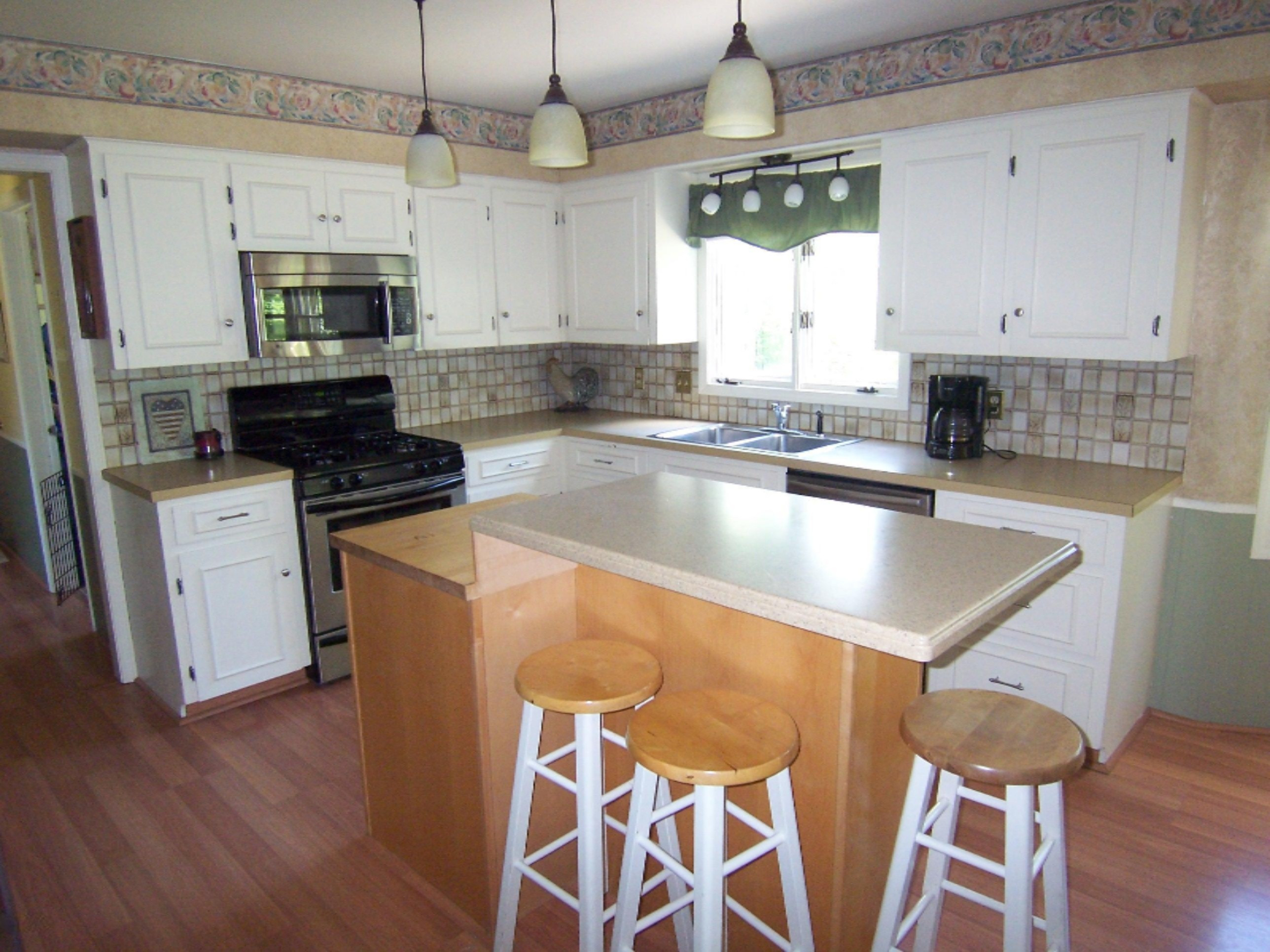 2617 Inverness Road Southeast Grand Rapids, MI 49546 - Photo 3 of 44 100_0037