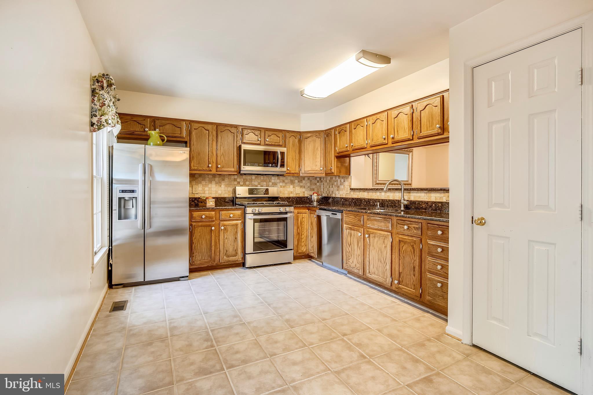 6503 Castine Lane Springfield, VA 22150 - Photo 16 of 54 Spacious kitchen