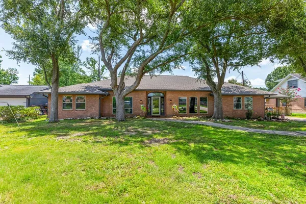 $385,000 | 935 Dowlen Road, Beaumont, TX 77706