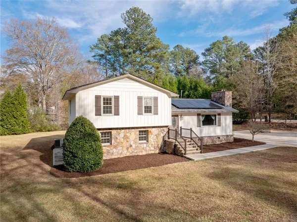 $379,900 | 615 Spring Forest Drive, Central, SC 29630
