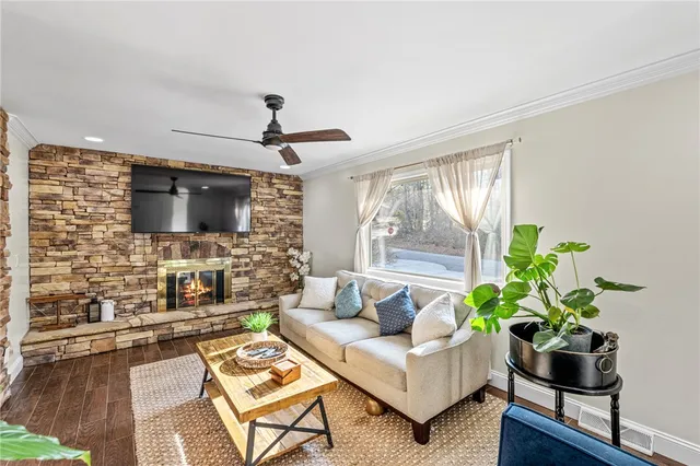 $394,500 | 615 Spring Forest Drive, Central, SC 29630