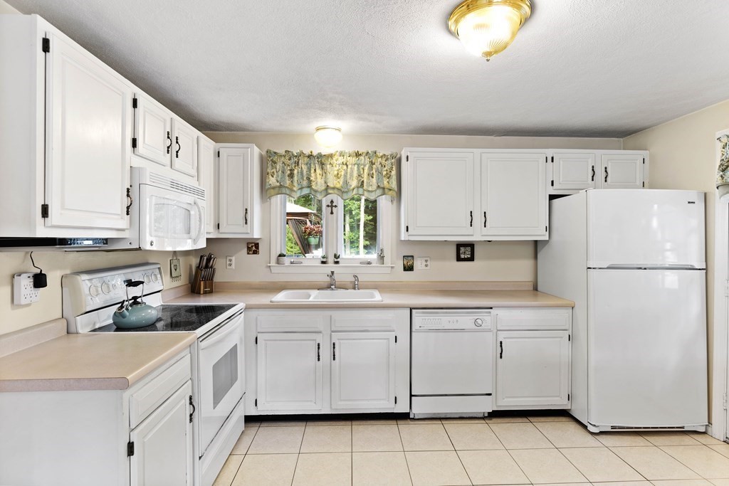 2 Judith Road Wilmington, MA 01887 - Photo 9 of 41 Gallery Image 9