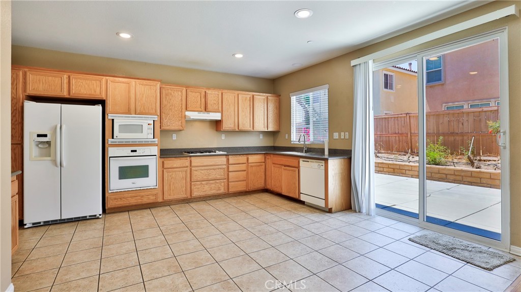 1765 Yvonne Court Riverside, CA 92501 - Photo 14 of 60
