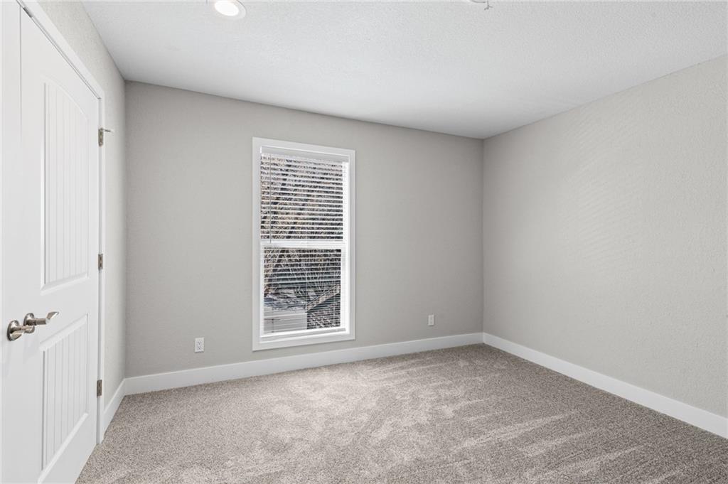 4904 Northwest Barry Road Kansas City, MO 64154 - Photo 14 of 29
