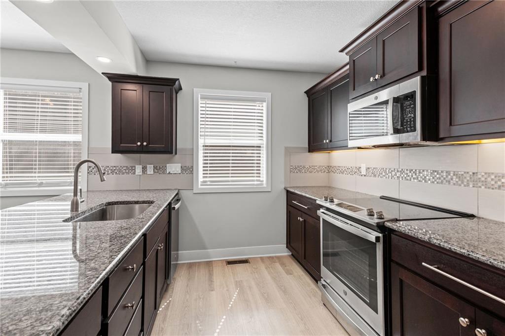 4904 Northwest Barry Road Kansas City, MO 64154 - Photo 10 of 29