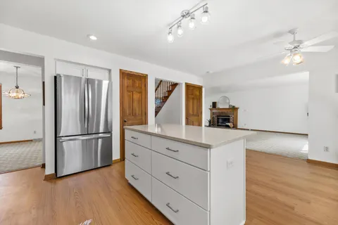 $515,000 | 921 East Park Boulevard, Oak Creek, WI 53154