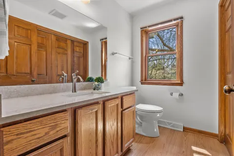$515,000 | 921 East Park Boulevard, Oak Creek, WI 53154