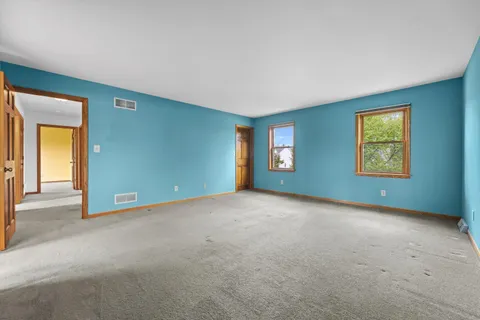 $515,000 | 921 East Park Boulevard, Oak Creek, WI 53154