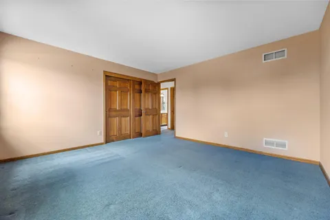$515,000 | 921 East Park Boulevard, Oak Creek, WI 53154