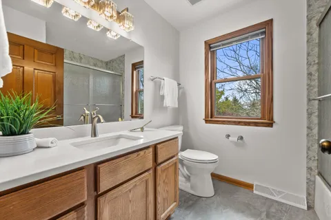 $515,000 | 921 East Park Boulevard, Oak Creek, WI 53154