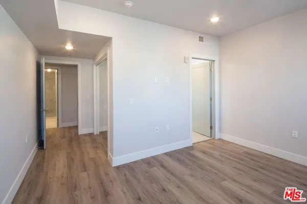 $5,195 | 3672 Jasmine Avenue, Unit 102, Palms, CA 90034